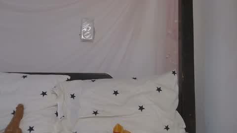 Snapshot of skyy_brown chatting on 20, 2, 2025 Bella online show from 20, 2, 2025