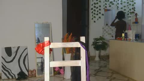 Snapshot of skyy_brown chatting on 5, 10, 2025 Bella online show from 5, 10, 2025