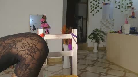 Snapshot of skyy_brown chatting on 27, 10, 2025 Bella online show from 27, 10, 2025