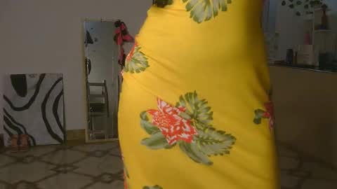 Snapshot of skyy_brown chatting on 14, 11, 2025 Bella online show from 14, 11, 2025