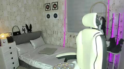 Snapshot of slaughtyalexxx chatting on 22, 2, 2025 Alexandria my love online show from 22, 2, 2025