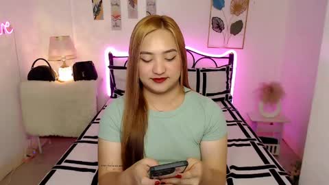 Queen Cyrine online show from 4, 6, 2026
