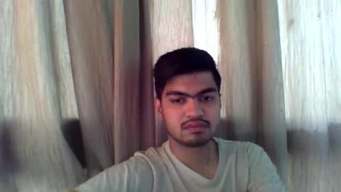 Snapshot of slavesj18 chatting on 26, 11, 2025 Add me on hangout sjcool1998 online show from 26, 11, 2025