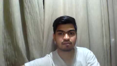 Snapshot of slavesj18 chatting on 26, 11, 2025 Add me on hangout sjcool1998 online show from 26, 11, 2025