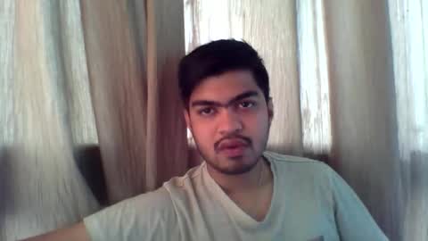 Snapshot of slavesj18 chatting on 29, 11, 2025 Add me on hangout sjcool1998 online show from 29, 11, 2025