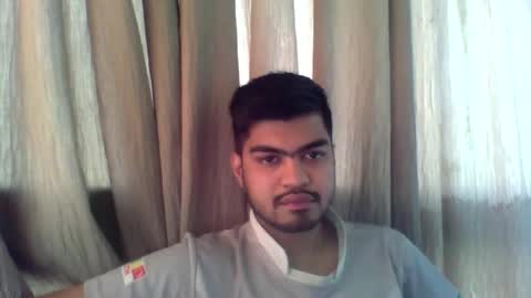 Snapshot of slavesj18 chatting on 17, 12, 2025 Add me on hangout sjcool1998 online show from 17, 12, 2025