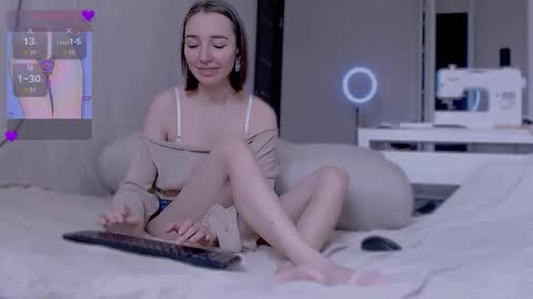 sleepy_ash_ online show from 3, 10, 2025