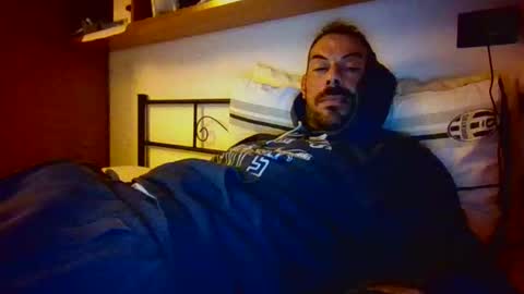 Snapshot of slevin1983 chatting on 18, 11, 2025 slevin online show from 18, 11, 2025