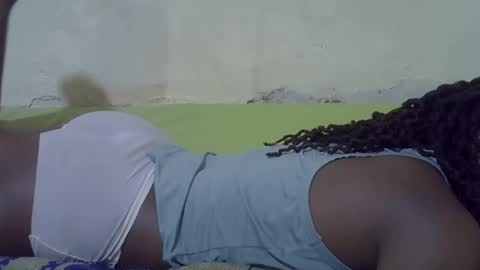 Snapshot of slim_girl3 chatting on 5, 3, 2025 slim_girl3 online show from 5, 3, 2025
