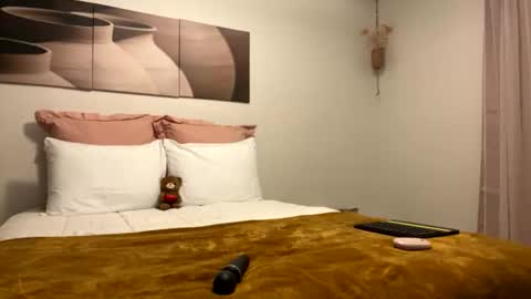 Snapshot of slimaddictionxxx chatting on 3, 12, 2025 Barbie Stylebender online show from 3, 12, 2025