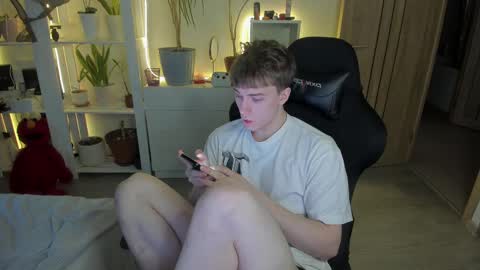 Mila online show from 10, 2, 2025