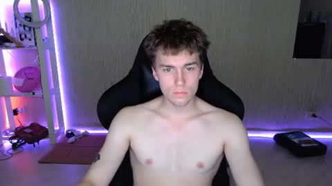 Snapshot of slippery_baby chatting on 3, 8, 2026 Mila online show from 3, 8, 2026