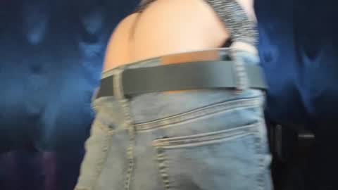 slippery thighs online show from 23, 12, 2024