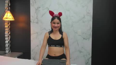 Snapshot of slut_milf4u chatting on 3, 10, 2025 Paola online show from 3, 10, 2025