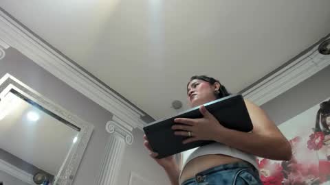 Snapshot of slut_milf4u chatting on 4, 12, 2025 Paola online show from 4, 12, 2025