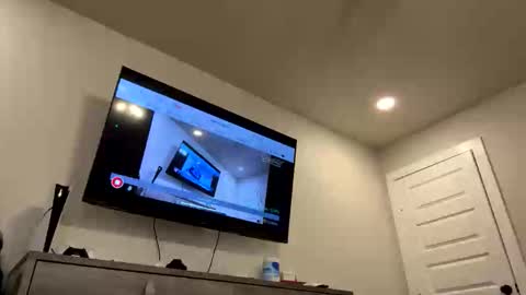 Snapshot of slutforu100 chatting on 22, 10, 2025 slutforu100 online show from 22, 10, 2025