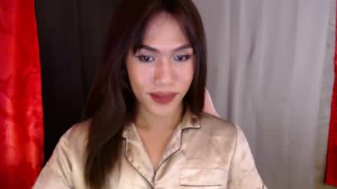 Snapshot of slutqueen_raz chatting on 5, 3, 2025 Raz online show from 5, 3, 2025