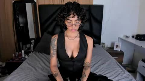 slutty_venus7 online show from 25, 7, 2026