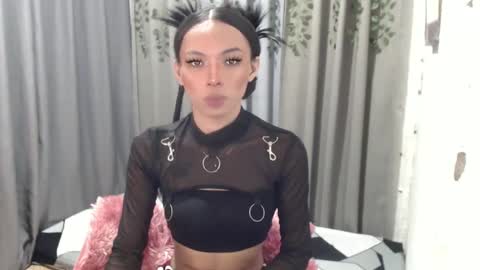 CHIE CHIE online show from 5, 1, 2025