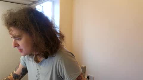 SluttySuzie17 online show from 17, 5, 2026