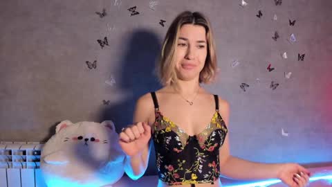 Snapshot of smaillev chatting on 29, 12, 2024 Melani online show from 29, 12, 2024