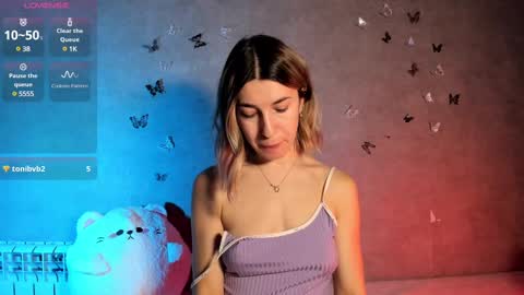 Snapshot of smaillev chatting on 7, 3, 2025 Melani online show from 7, 3, 2025