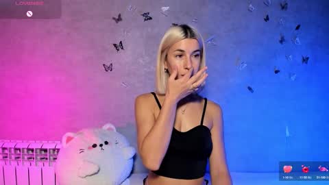 Snapshot of smaillev chatting on 21, 9, 2025 Melani online show from 21, 9, 2025