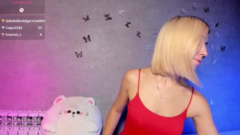 Snapshot of smaillev chatting on 7, 10, 2025 Melani online show from 7, 10, 2025