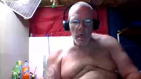 Snapshot of smallcock66kkk chatting on 11, 10, 2025 smallcock66kkk online show from 11, 10, 2025