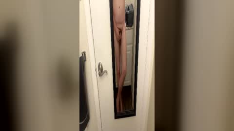 smalldick0324 online show from 14, 6, 2026