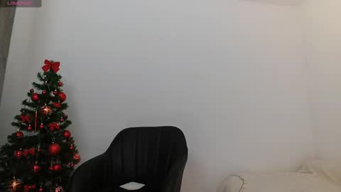 Snapshot of smalldoll7 chatting on 8, 1, 2025 Arianna online show from 8, 1, 2025