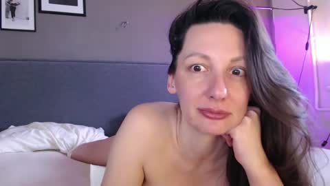 Anna no bbbbybybbabebyy just Anna. And dont call me mom please. online show from 28, 2, 2025