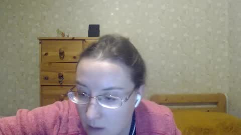 Snapshot of smart_rose chatting on 11, 1, 2025 smart_rose online show from 11, 1, 2025
