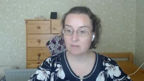 Snapshot of smart_rose chatting on 13, 9, 2025 smart_rose online show from 13, 9, 2025
