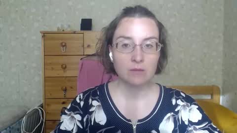 Snapshot of smart_rose chatting on 14, 9, 2025 smart_rose online show from 14, 9, 2025