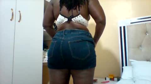 Snapshot of smartqueen1 chatting on 2, 5, 2026 Katerina online show from 2, 5, 2026