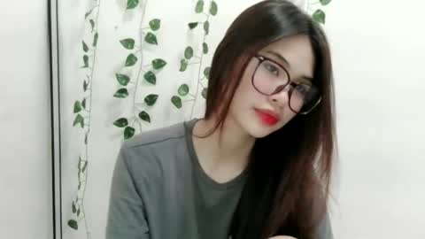 Snapshot of smellon_shake chatting on 14, 10, 2025 Julia online show from 14, 10, 2025