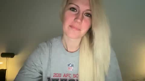 Snapshot of smexxii93 chatting on 8, 1, 2026 smexxii93 online show from 8, 1, 2026