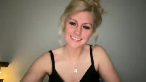 Snapshot of smexxii93 chatting on 13, 2, 2026 smexxii93 online show from 13, 2, 2026