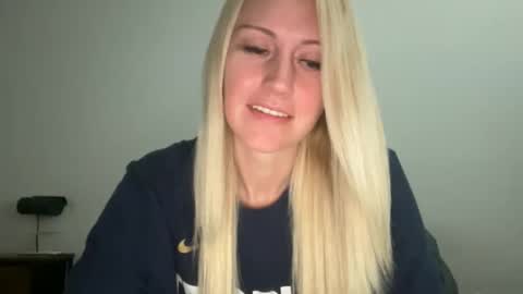 Snapshot of smexxii93 chatting on 13, 5, 2026 smexxii93 online show from 13, 5, 2026
