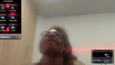 Snapshot of smilet_milf chatting on 28, 12, 2024 Smileth online show from 28, 12, 2024