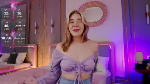 Snapshot of smiley_mia_ chatting on 23, 2, 2025 Mia online show from 23, 2, 2025