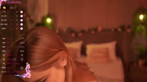 Snapshot of smiley_mia_ chatting on 23, 9, 2025 Mia online show from 23, 9, 2025