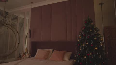 Mia online show from 1, 12, 2025