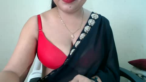 Snapshot of smiley_queen99 chatting on 21, 6, 2026 smiley online show from 21, 6, 2026
