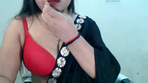 Snapshot of smiley_queen99 chatting on 11, 7, 2026 smiley online show from 11, 7, 2026