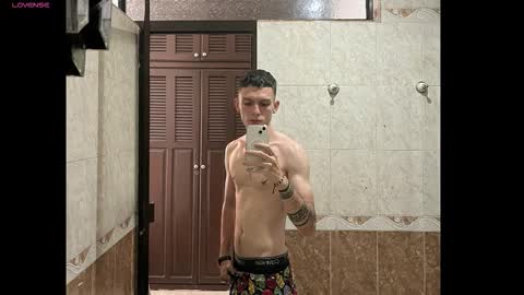 Snapshot of smitgrey chatting on 10, 10, 2025 SMIT online show from 10, 10, 2025