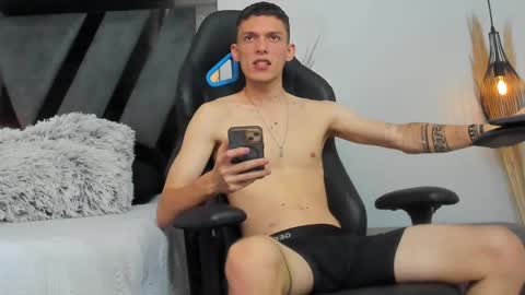 Snapshot of smitgrey chatting on 20, 11, 2025 SMIT online show from 20, 11, 2025