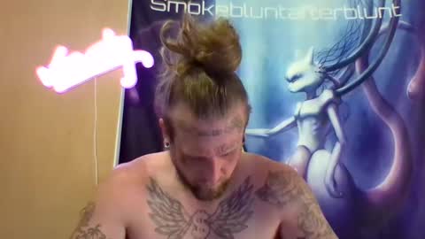 Snapshot of smokebluntafterblunt chatting on 7, 6, 2026 smoke online show from 7, 6, 2026