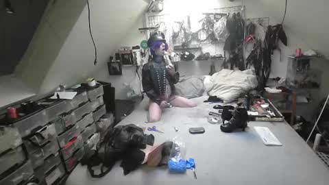 smokeslut365 online show from 2, 2, 2025